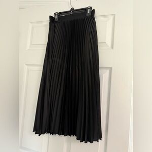 Midi Pleated Black Skirt